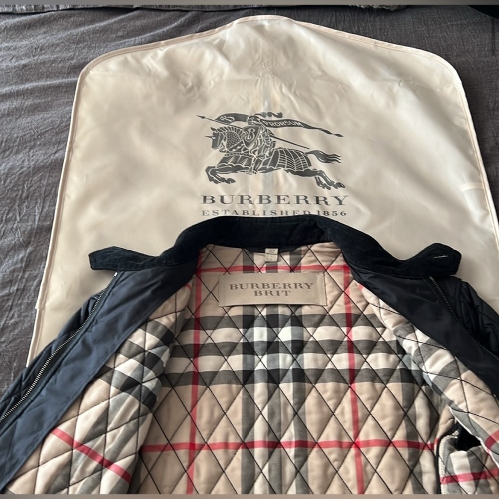 Authentic Quilted Burberry Jacket - image 4